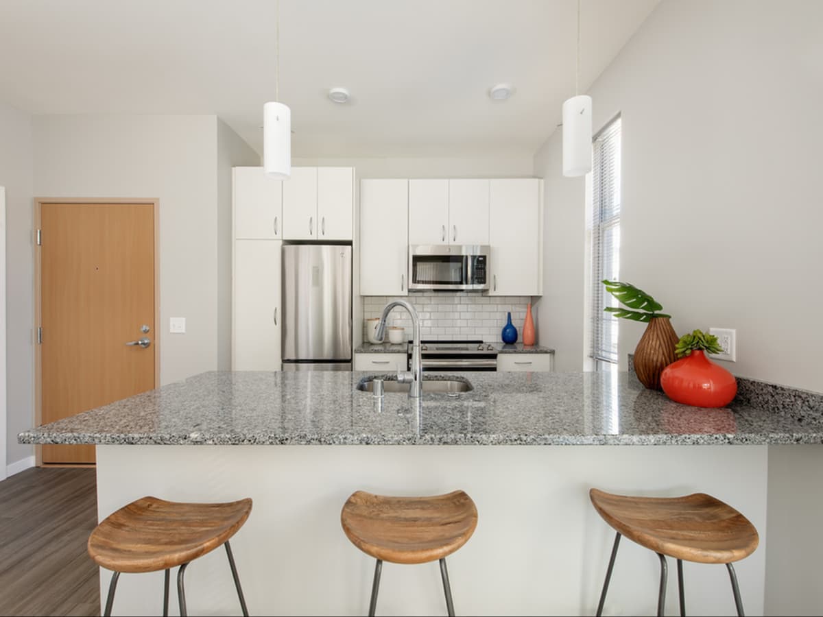 undefined apartments for rent - image - Vista - 1 Bed / 1 Bath - 708 SF - Kitchen