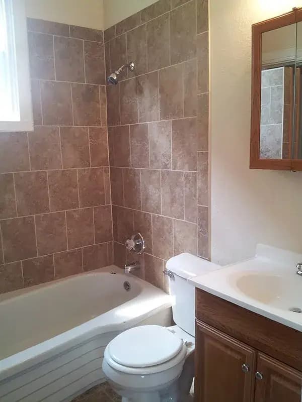 undefined apartments for rent - image - 818-milwaukee-bathroom66092-1920w.webp