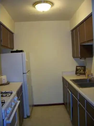 undefined apartments for rent - image - greenfield-kitchen84854-1920w.webp