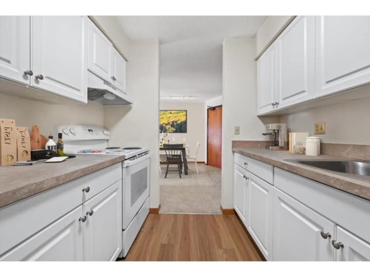 undefined apartments for rent - image - grove-215-spiral-19-07-DSC2947_Final.jpg