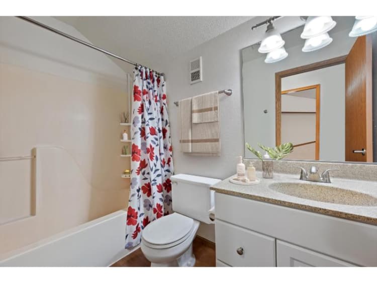 undefined apartments for rent - image - grove-215-spiral-22-05-DSC2974_Final.jpg