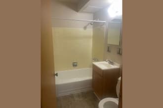 undefined apartments for rent - image - 3901 N Humboldt #203 Bathroom.jpg