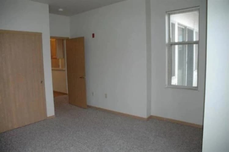 undefined apartments for rent - image - col room.webp